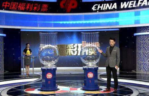 据《体育图片报》主编法尔克报道，利物浦仍在关注霍芬海姆前锋马克西米利安-贝尔，球员解约金条款为3250万欧元。